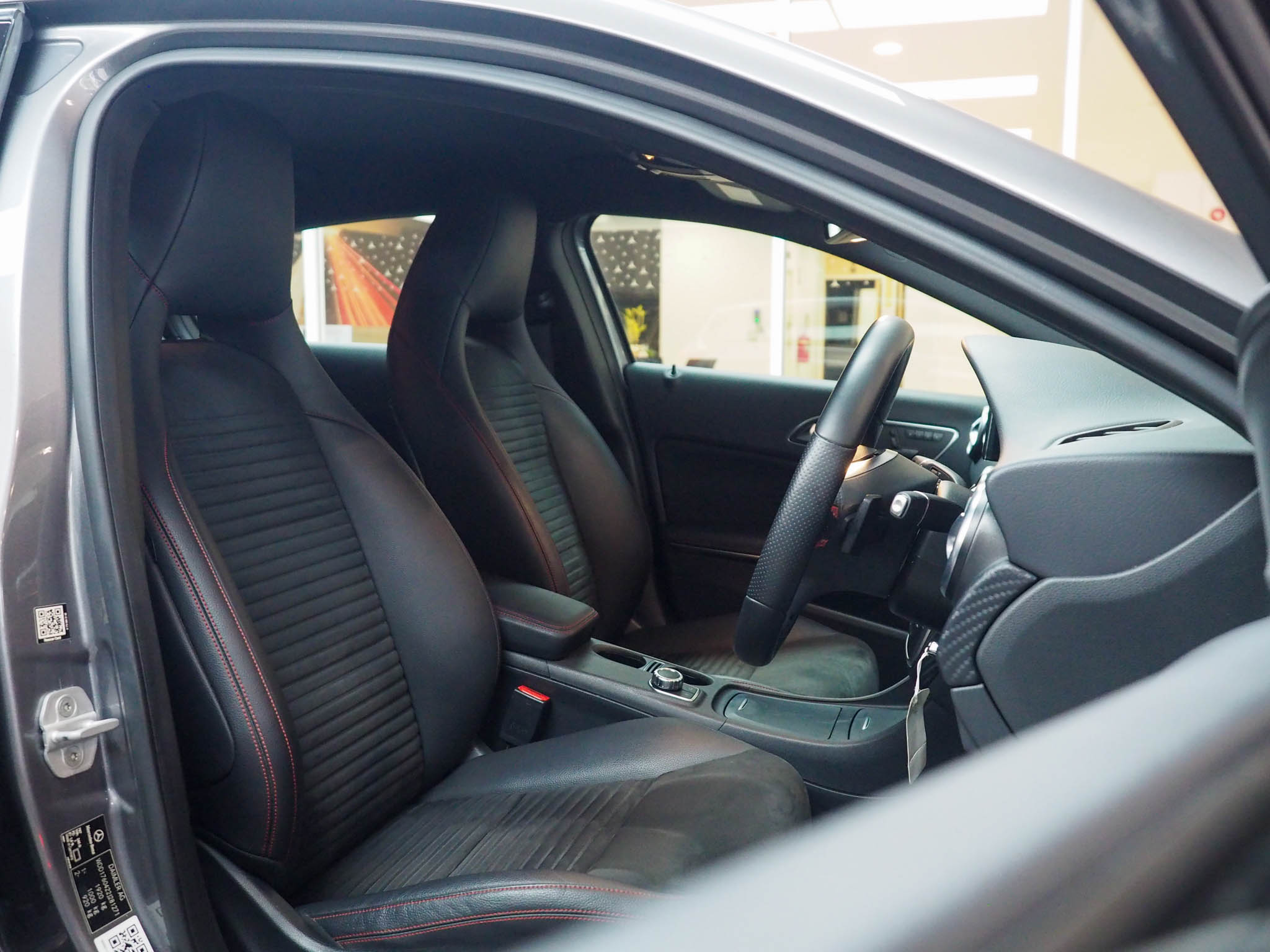 จองแล้ว A180 AMG Sport W176