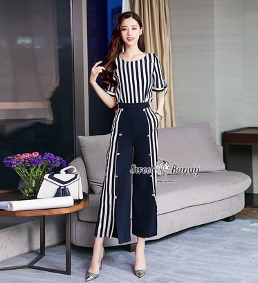 เสื้อกางเกงผ้าพิมพ์ลายทางริ้วขาวกรม เสื้อคอกลมแขนสั้น