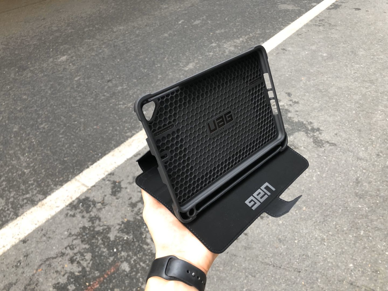UAG (มีที่เก็บปากกา Apple Pencil) - เคส iPad Air 1/2