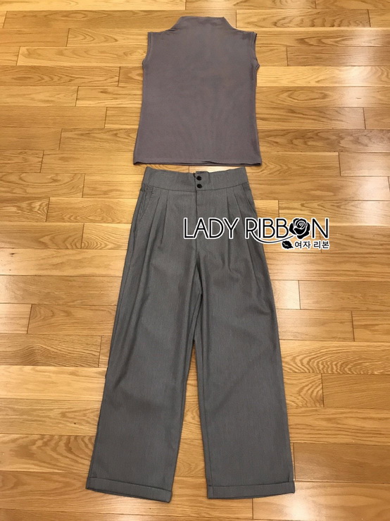 เซ็ตเสื้อคอเต่าและกางเกงขายาวสีเทา
