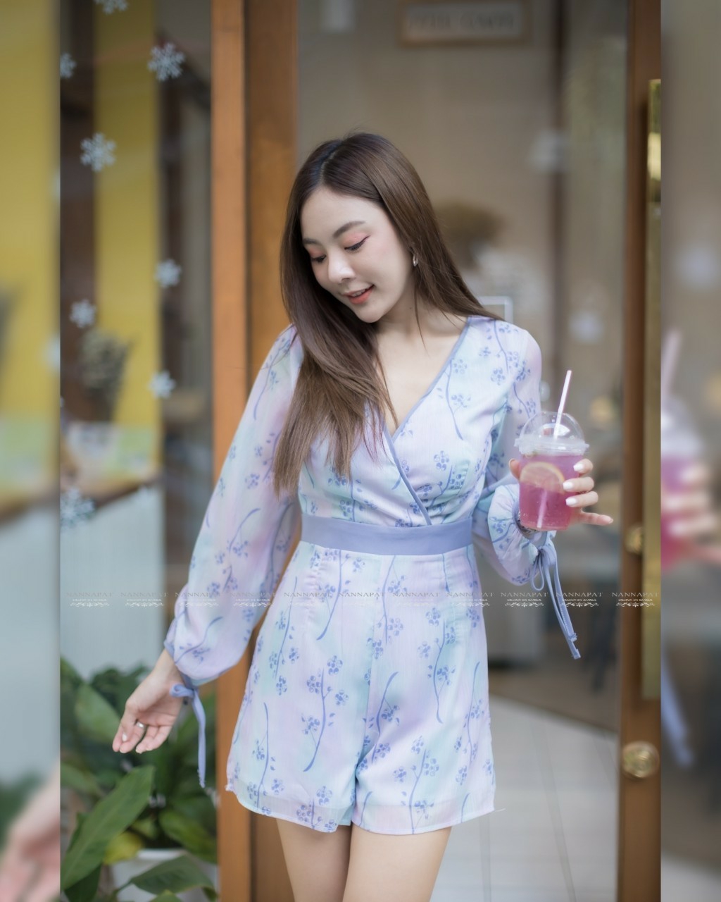 เพลสูท ลายดอกไม้สีละมุน