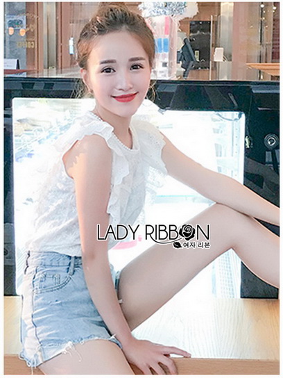 เสื้อแขนกุดผ้าคอตตอนสีขาวปักลายตกแต่งระบาย