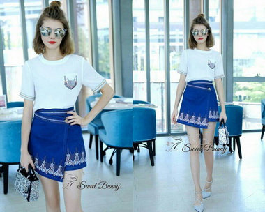 Lady Ribbon Online เสื้อผ้า ออนไลน์ ขายส่ง ของแท้ SW05040716 Sweet Bunny Present... Pocket Embroidered Blouse and Moto Bleach Wrap Skirt Set