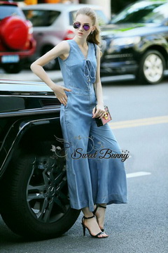 Lady Ribbon ขายส่งเสื้อผ้าออนไลน์พร้อมส่งของแท้ SW03220716 Sweet Bunny Present...Petites Denim Jumpsuit