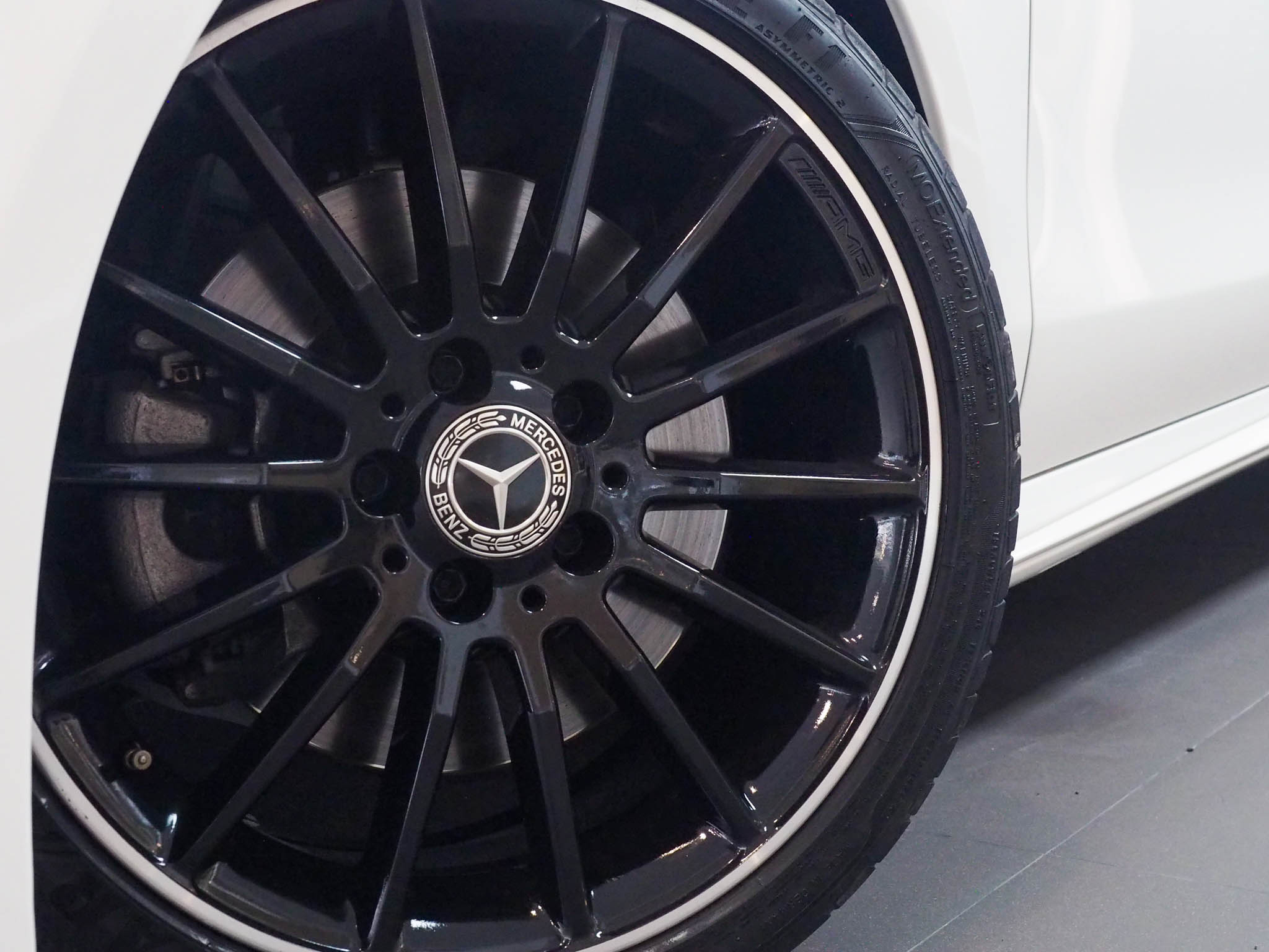 จองแล้ว CLA250 AMG Night Edition W117