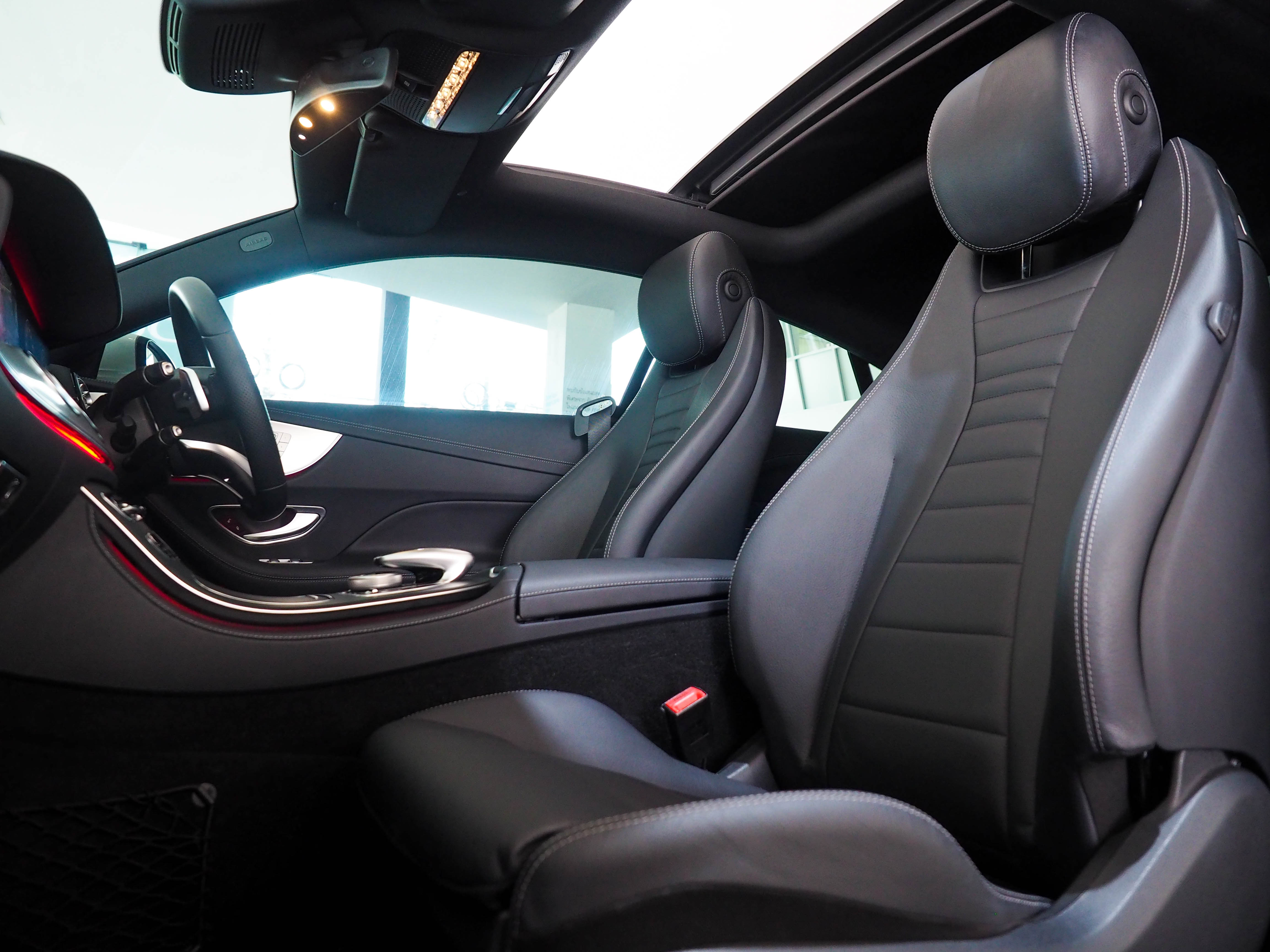 จองแล้ว E300 Coupe AMG W238