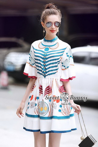 เดรสกระโปงทรง A ผ้าลายฟรุ้งฟริ้ง