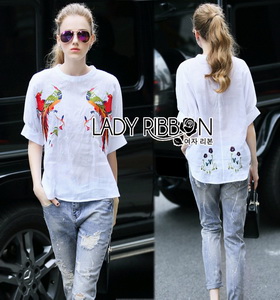 Shirt in White เชิ้ตคอกลมผ้าคอตตอน