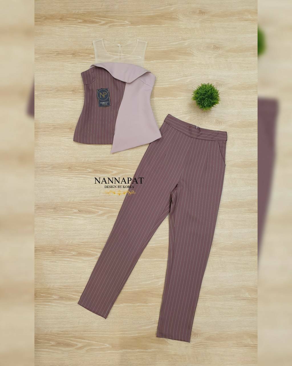 เสื้อซิปหลัง ต้นแบบเป็นเสื้อเกาะอก