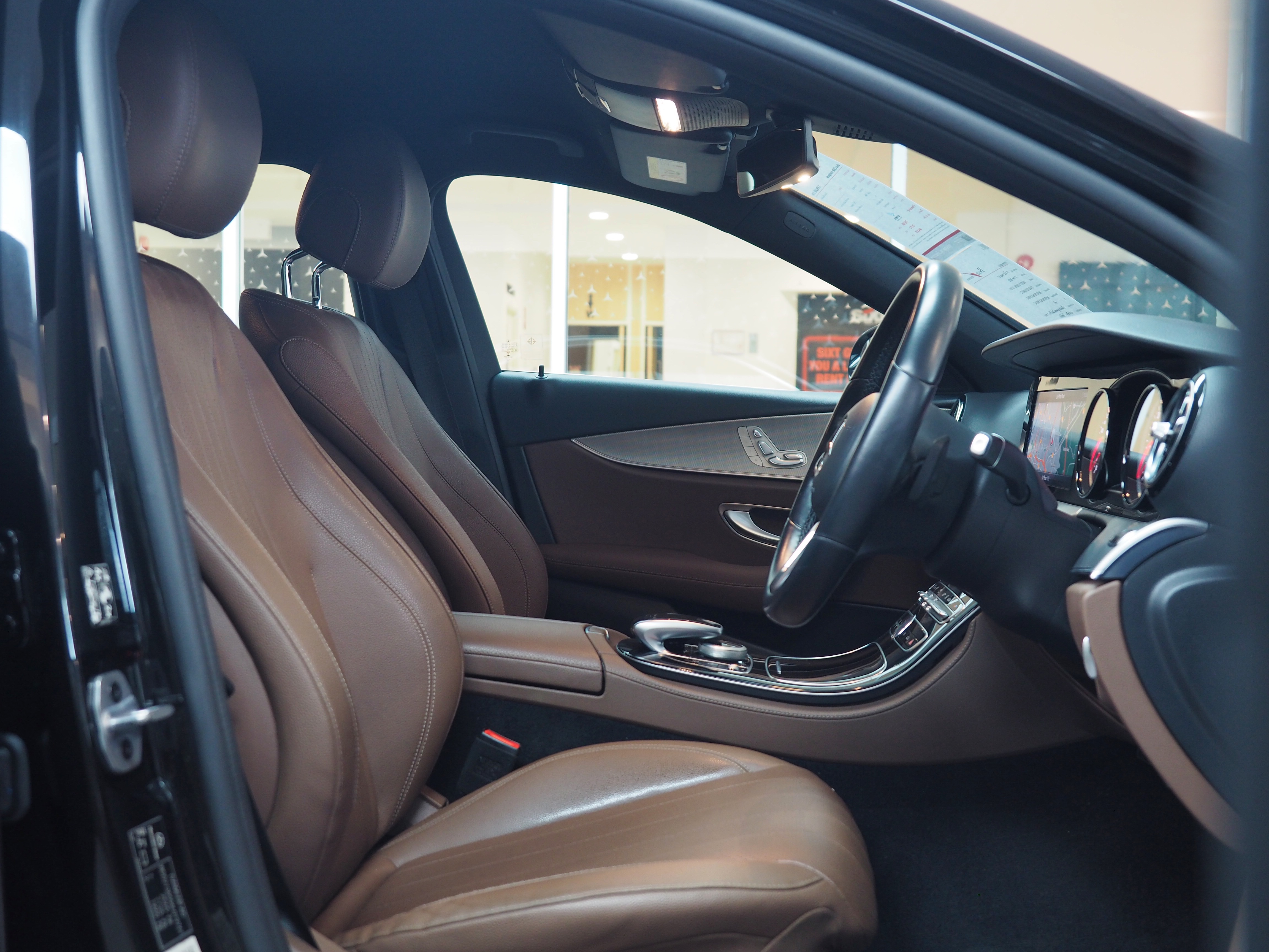 จองแล้ว E350e Avantgarde Plug In Hybrid W213