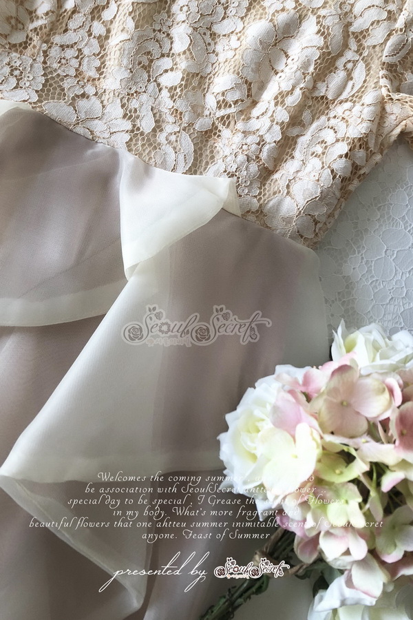 มินิเดรสลุคสาวเกาหลี รุ่นนี้เป็นเดรสทรงคอวี