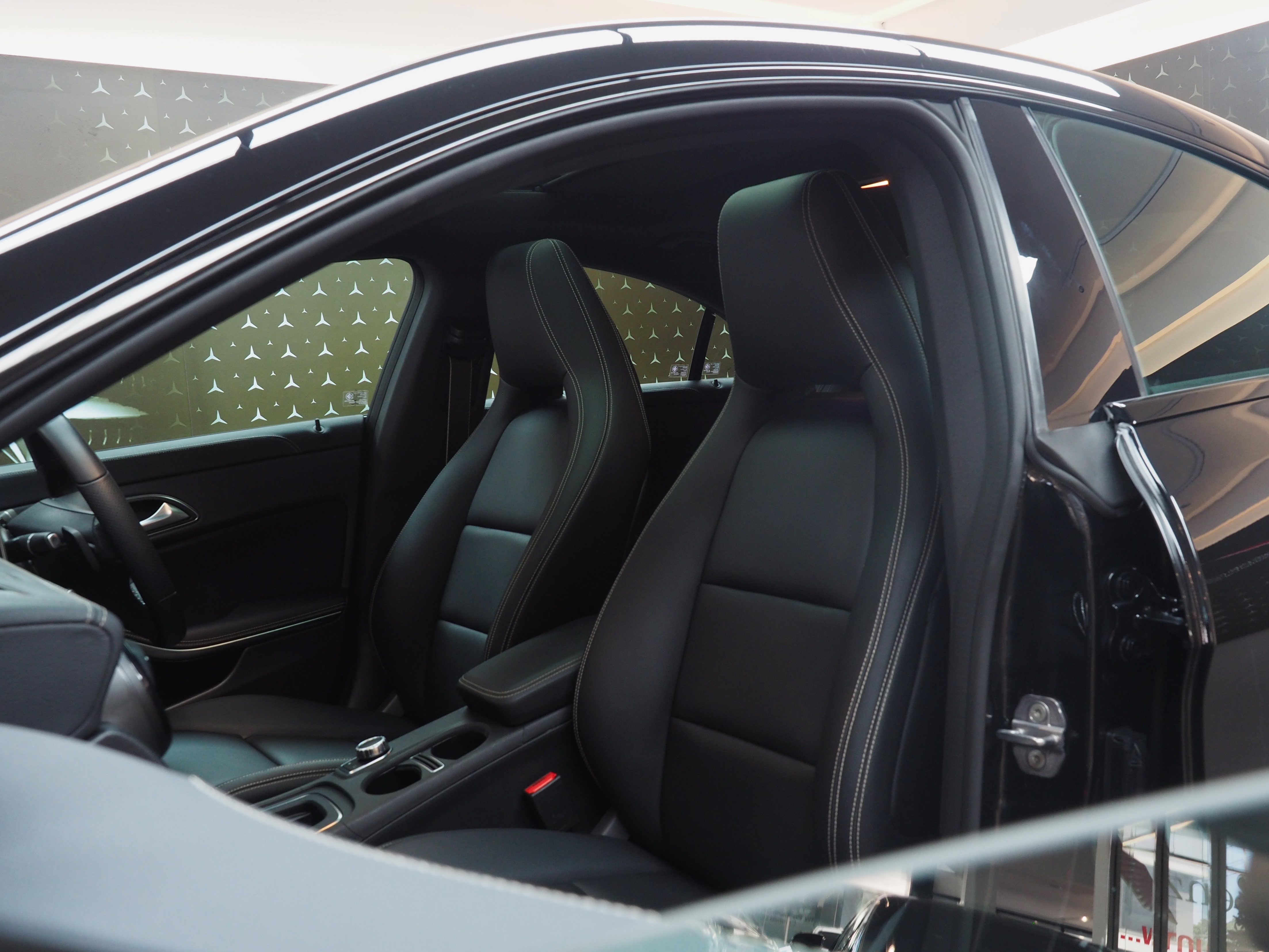 จองแล้ว CLA250 AMG Night Edition W117