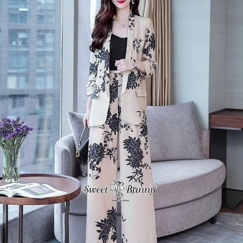 เซ็ทเสื้อสูทกางเกง งานเกาหลีชุดพิมพ์ลายดอกไม้สีดำ