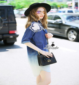 เดรสงานผ้าdenimสุดเก๋ ทรงเชิ้ตช่วงไหล่ตัดต่อผ้าลูกไม้สีขาว