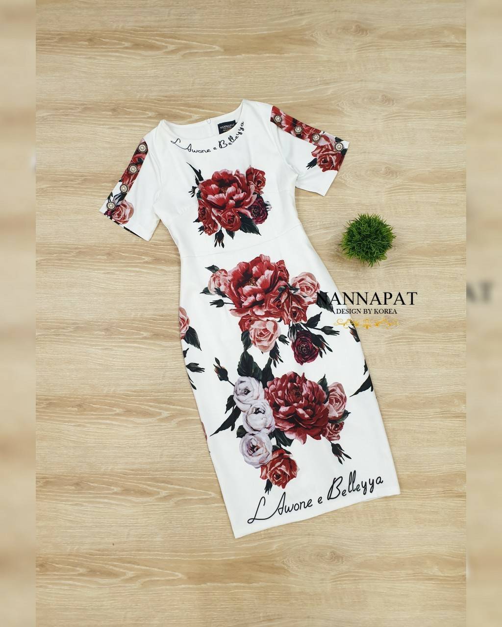 เดรส ซิปหลัง แต่งกระดุมที่แขน ลายดอก