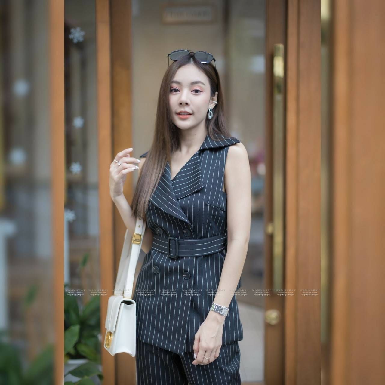 เสื้อคอปกกระดุมหน้ากางเกงขาบาน