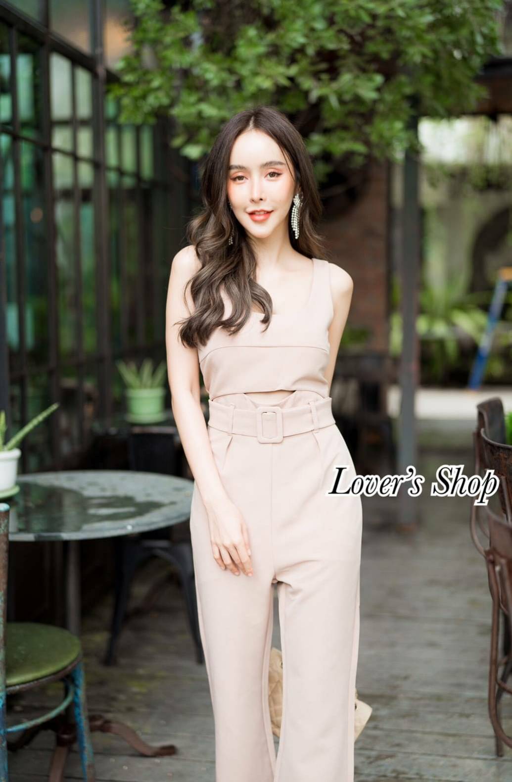 จั้มสูทขายยาวลุคเรียบหรูดูไฮโซ