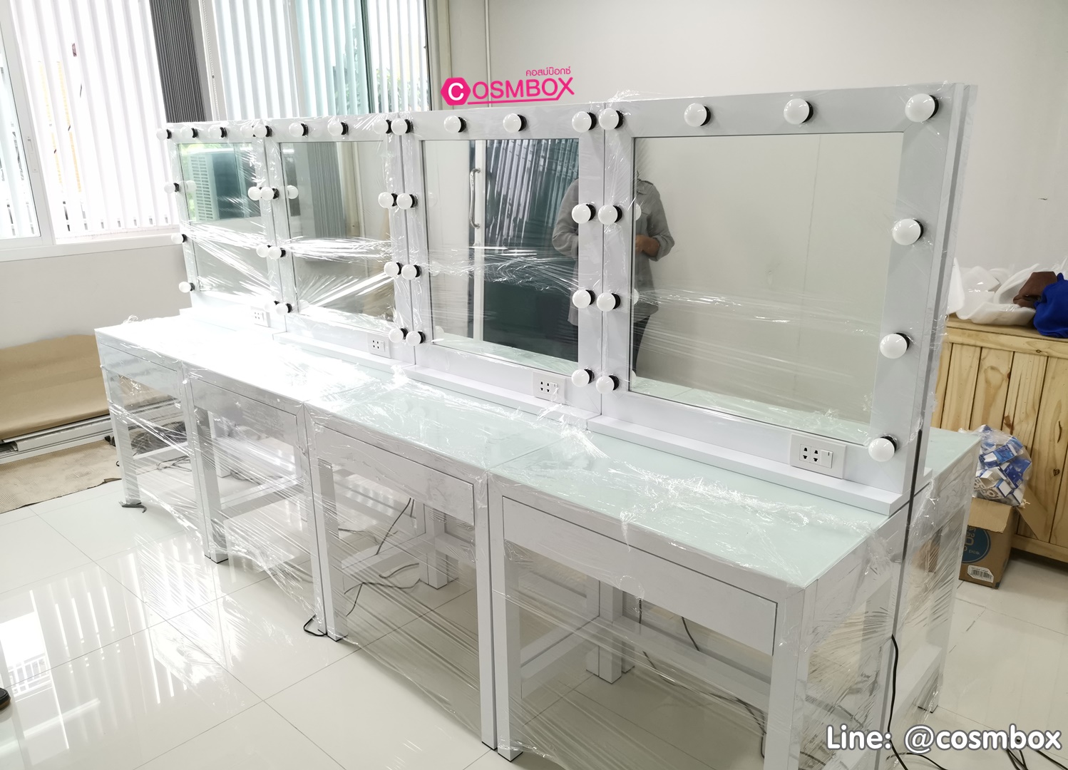 โต๊ะเครื่องแป้ง กระจกแต่งหน้า กระจกมีไฟ - W75 x D45 x H150 cm. (ไม่รวมเก้าอี้)