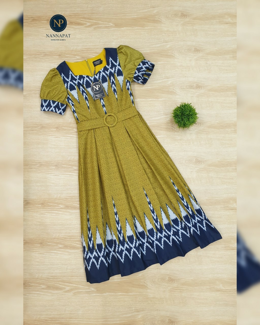 เดรสซิปหลัง แต่งเข็มขัด