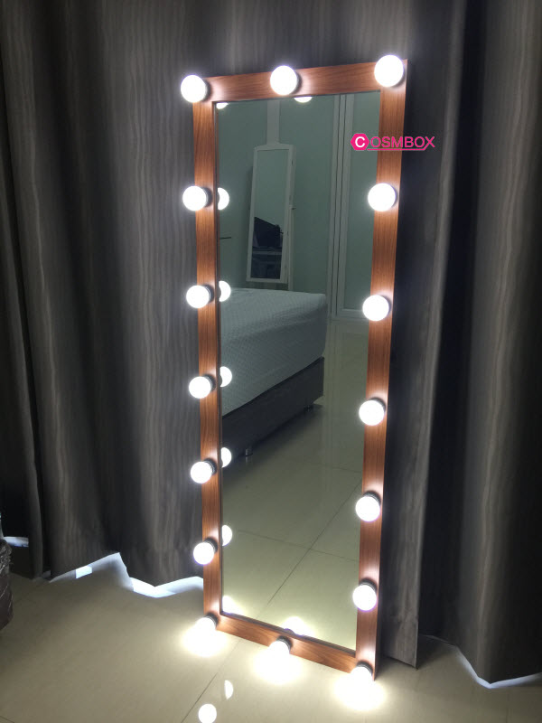 กระจกแต่งหน้ามีไฟ กระจกส่องตัว กระจกมีไฟ - 43x126cm. (รุ่นแขวนติดผนัง) ลายไม้