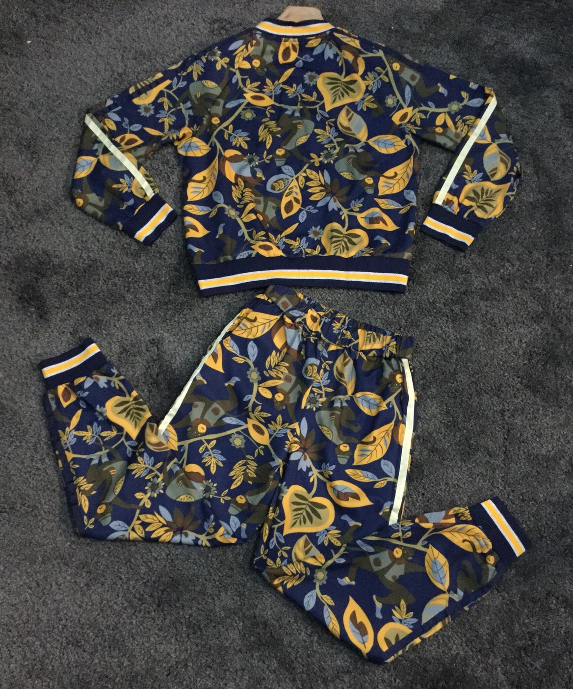 เสื้อ+กางเกงพิมพ์ลายสวยคมชัดสวยเก๋ดูดีค่ะ เสื้อแขนยาว