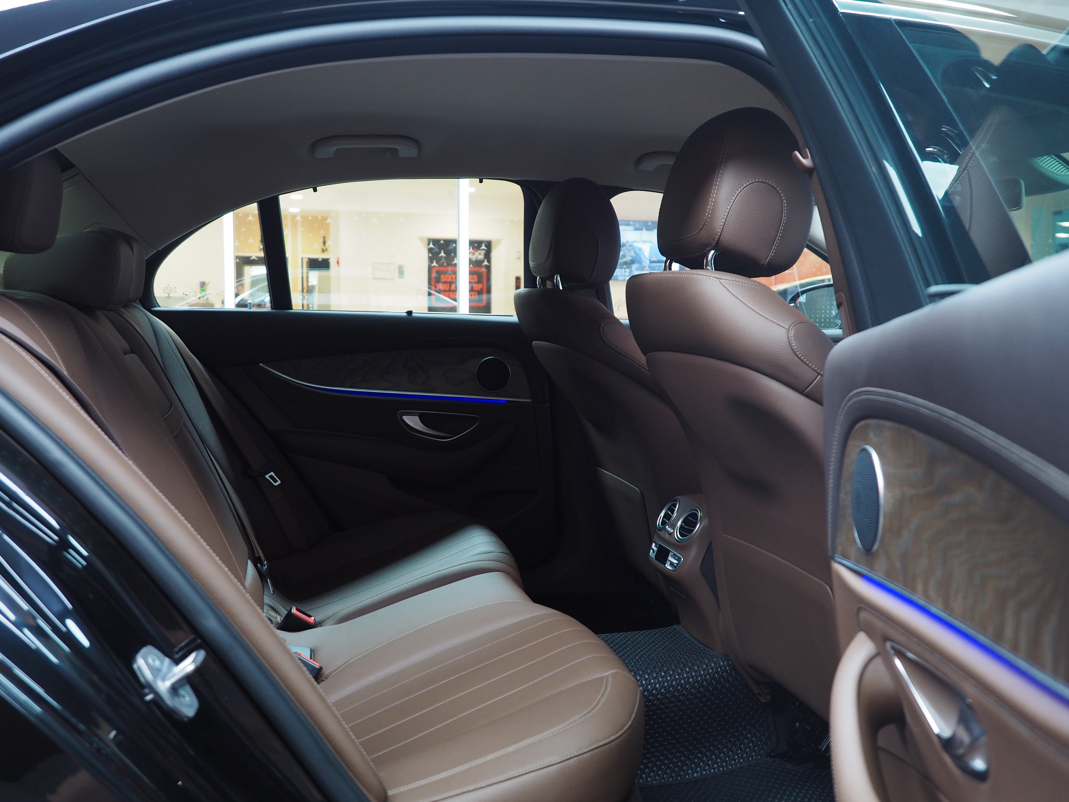 จองแล้ว E350e Exclusive Plug In Hybrid W213