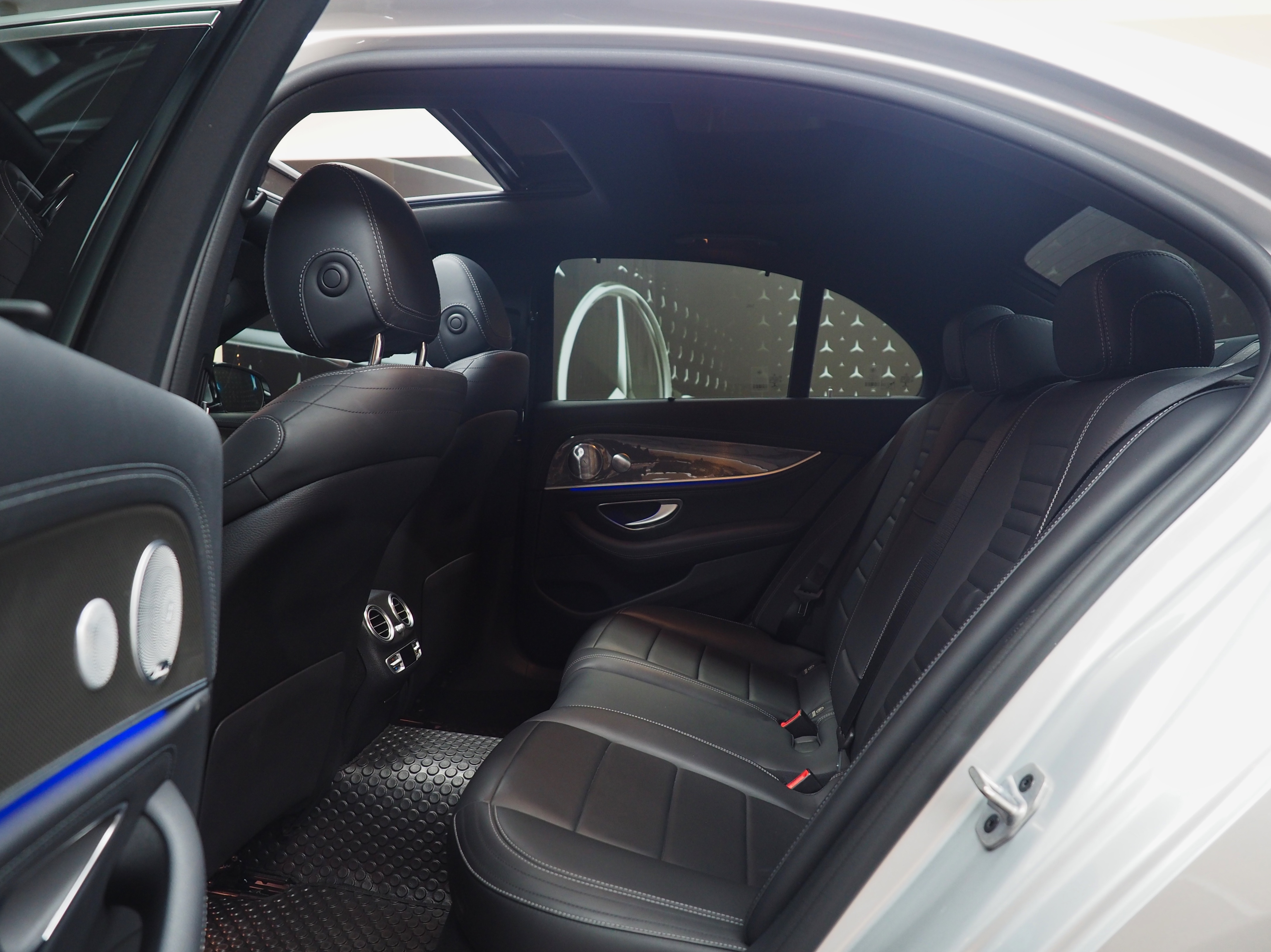 จองแล้ว E350e AMG Plug in Hybrid W213