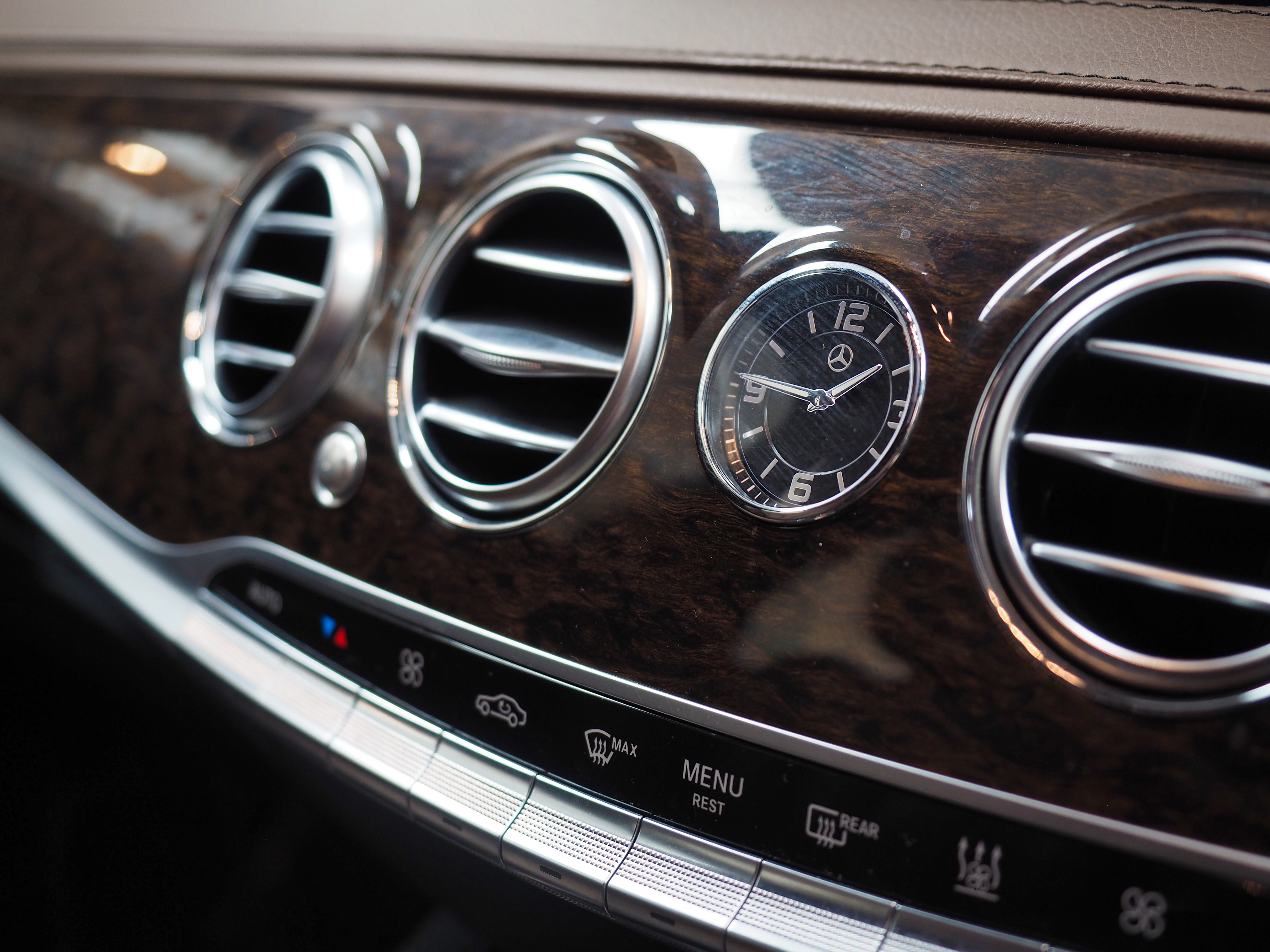 จองแล้ว S500e Exclusive Plug in Hybrid W222