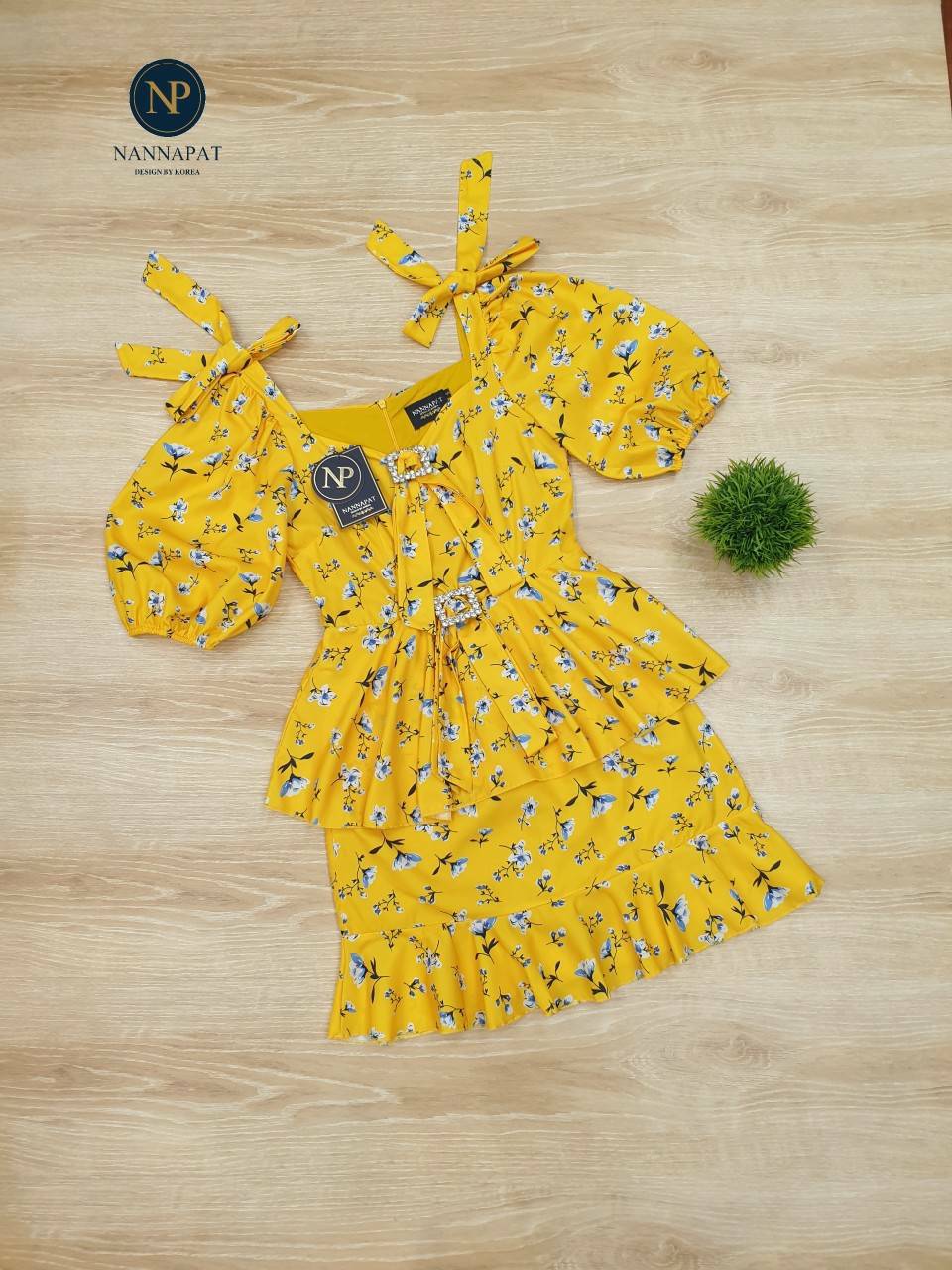 เดรสเหลืองซับในเป็นกางเกง