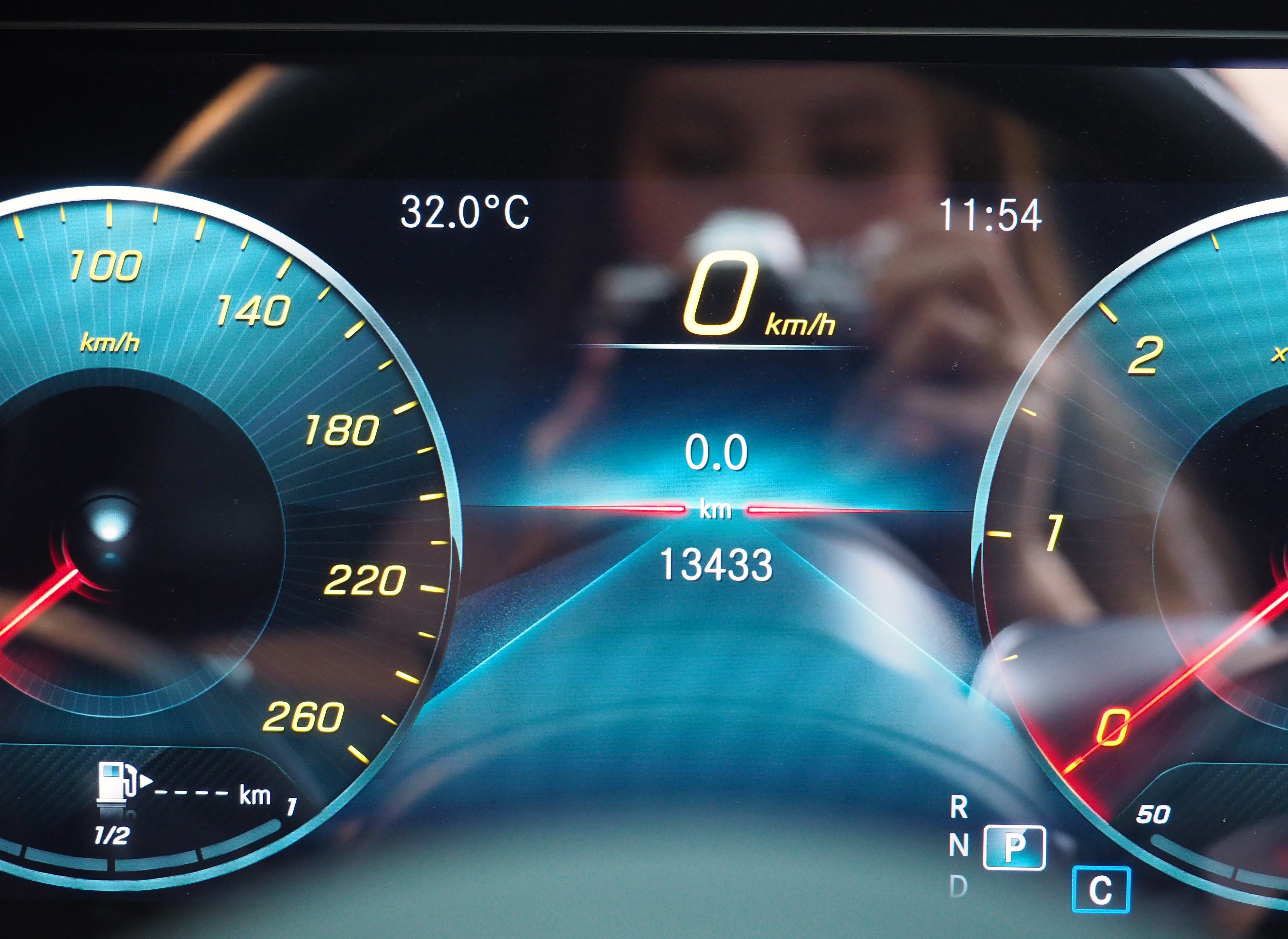 จองแล้ว E220d AMG Sport W213