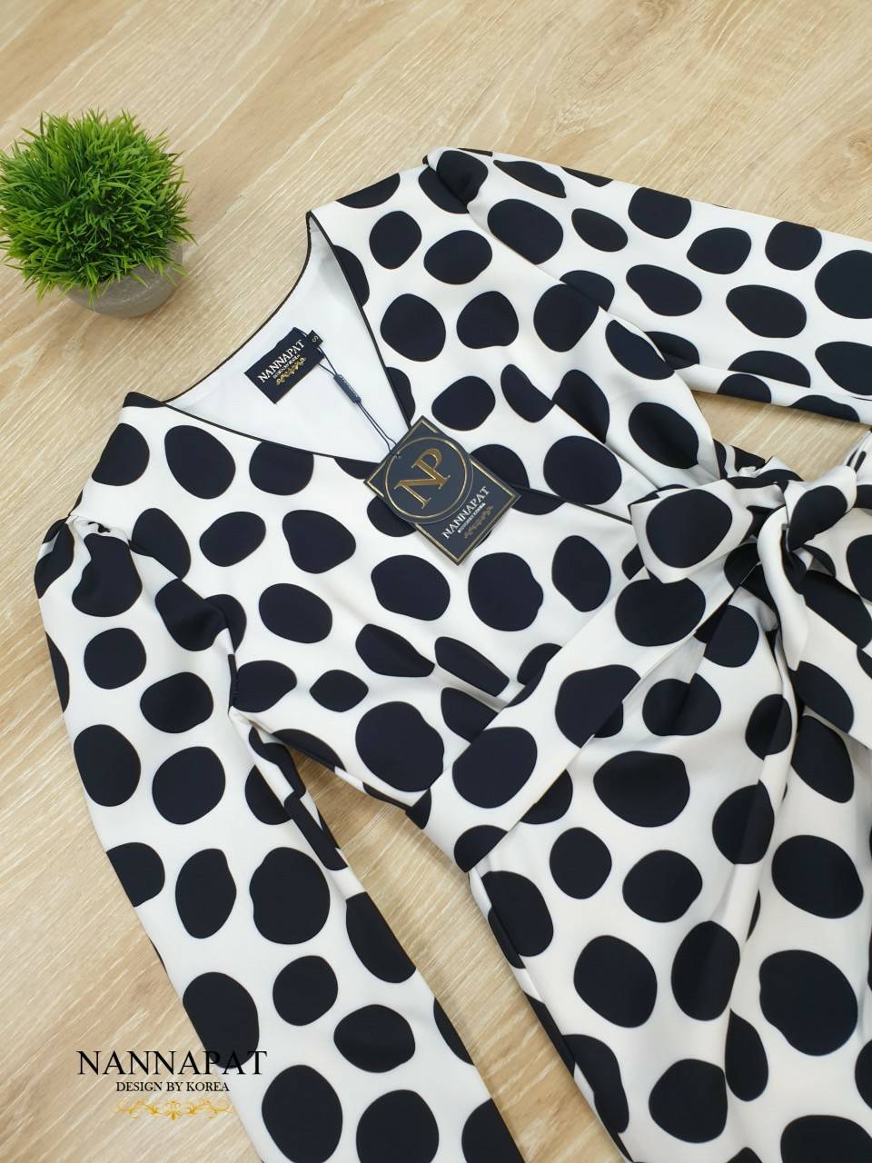 เพลสูทติดกระดุมหน้าพร้อมสายผูกเอว