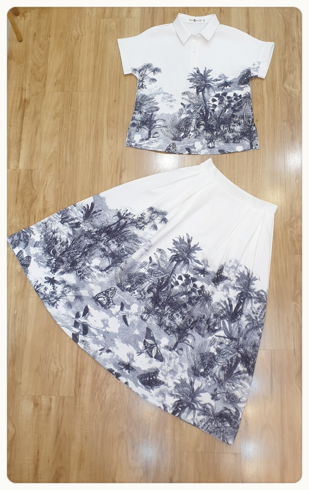 เสื้อเชิ้ตแขนสั้น ทรงผีเสื้อ