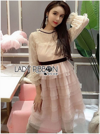 เดรสผ้าลูกไม้สีพีชและผ้าทูลเลตกแต่งระบายเลเยอร์