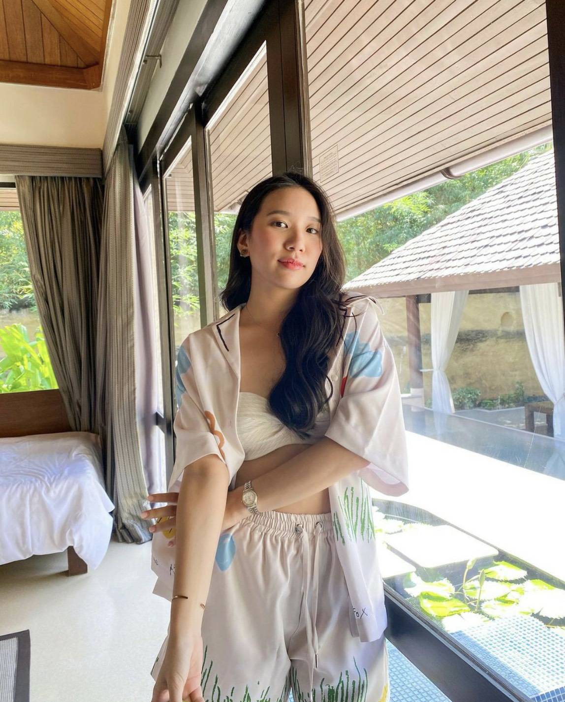 ชุดเซ็ทขาสั้นชุดชิคใส่ออกมาเก๋