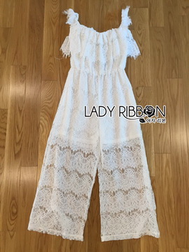 Lady Ribbon ขายส่งเสื้อผ้าออนไลน์พร้อมส่งของแท้ LR14220716 🎀 Lady Ribbon's Made 🎀 Lady Michelle Pure White Off-Shoulder Lace Jumpsuit