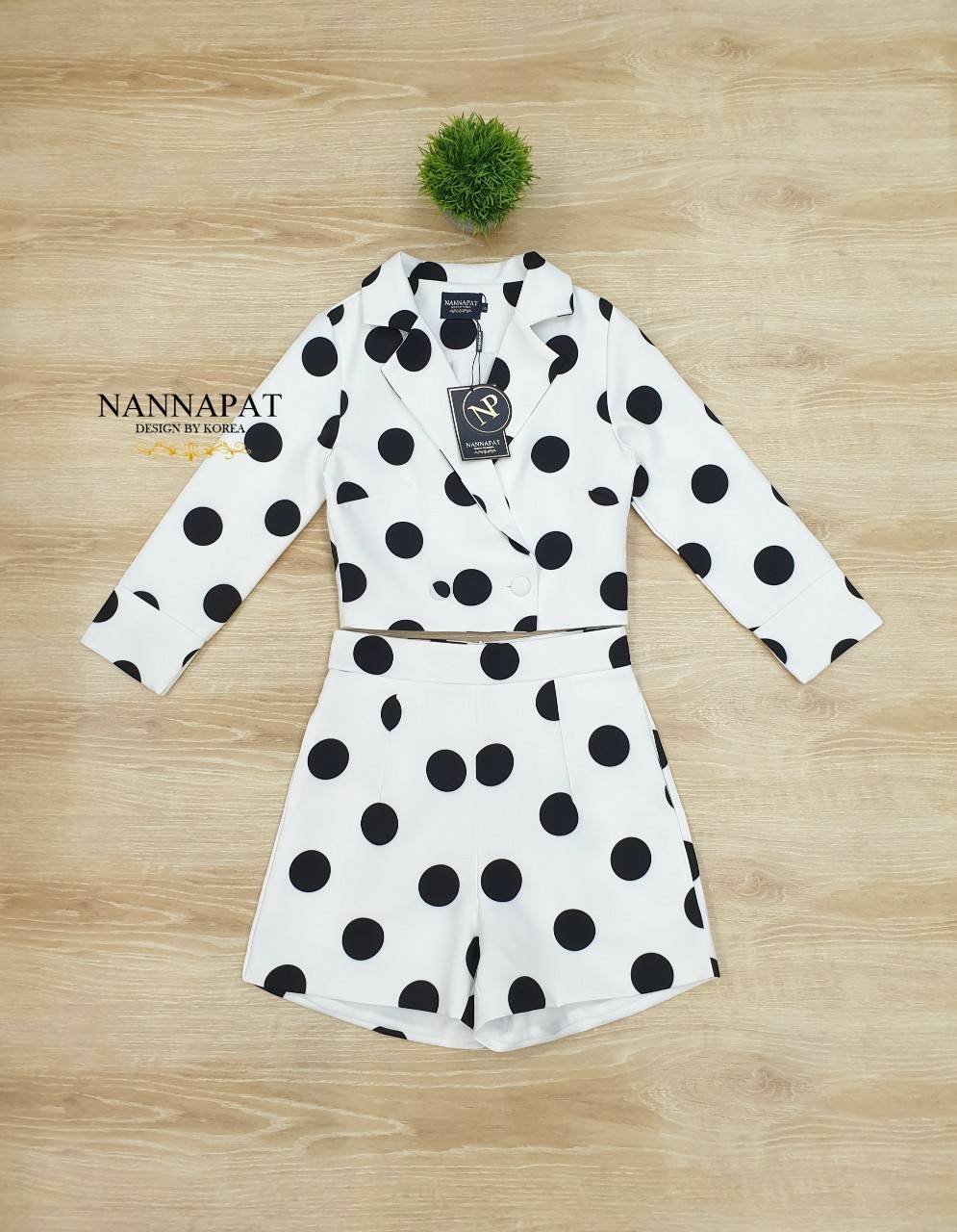 เดรสลายจุดเล่นกระดุมหน้าไข่มุก