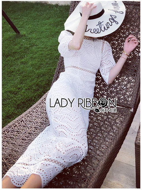 เดรสยาวผ้าคอตตอนสีขาวปักและฉลุลายทรงวินเทจ