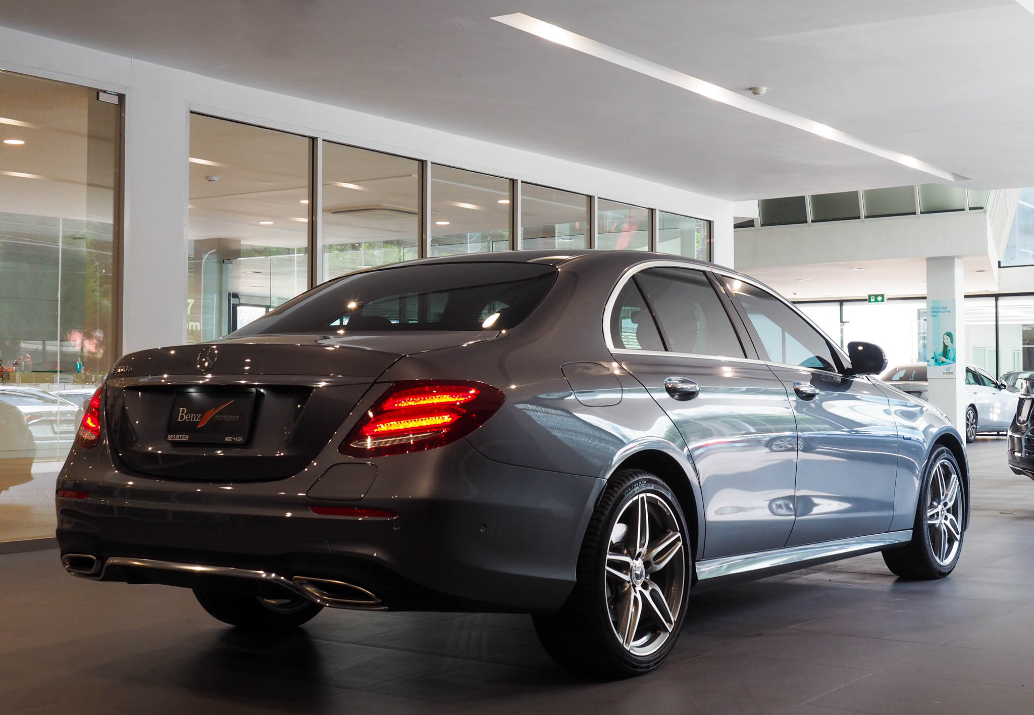 จองแล้ว E300e AMG Plug in Hybrid W213