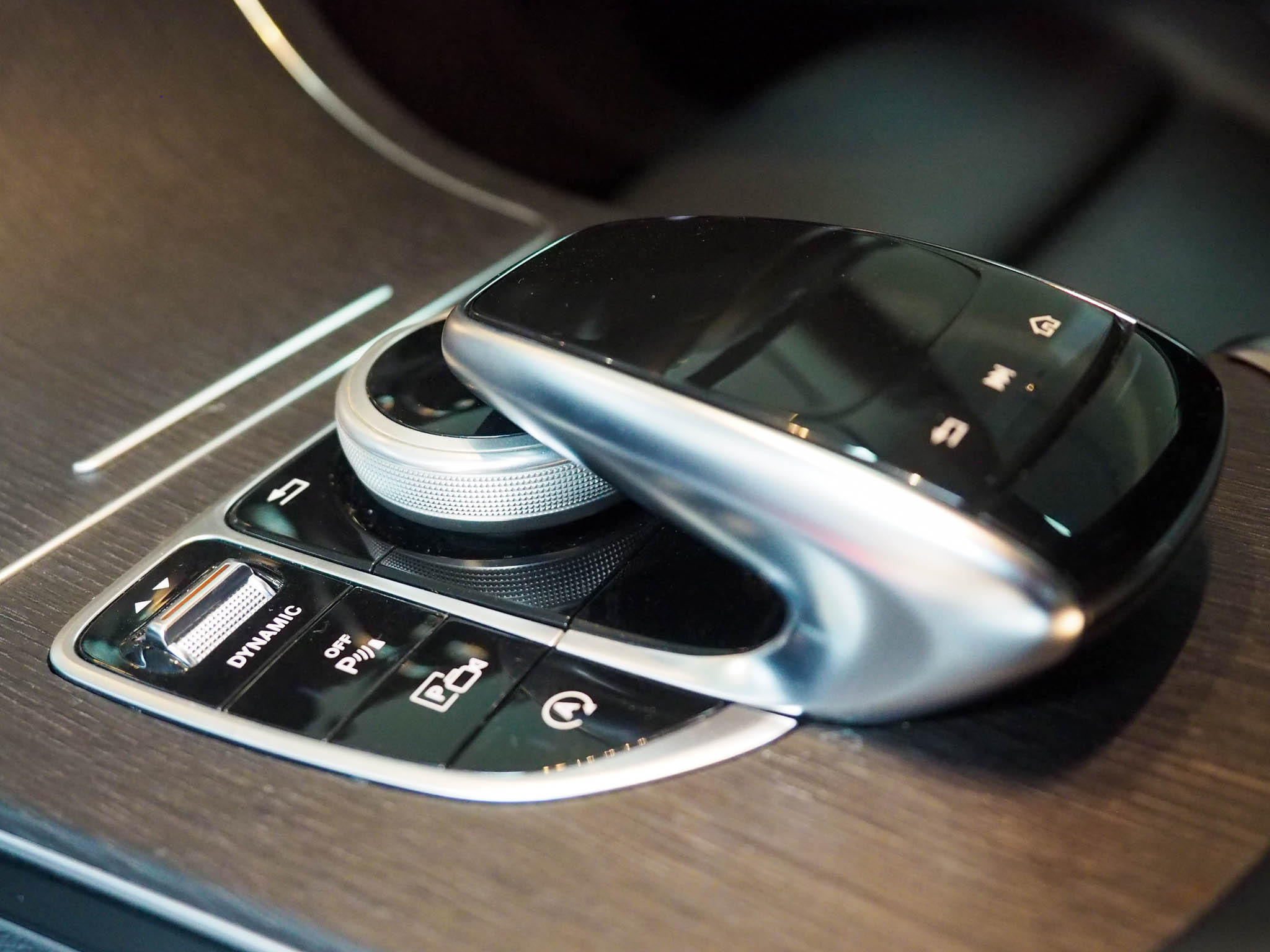 จองแล้ว C220d Avantgarde W205