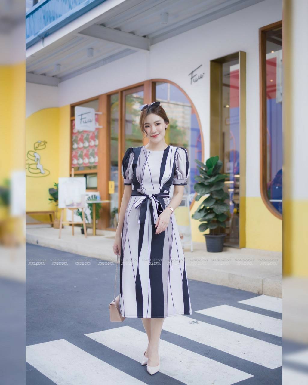 เดรสงานกระดุม เปิดหลังเซ็กซี่เบาๆ