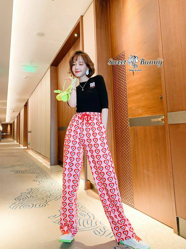 เสื้อยืดคอกลมแขนพอดีศอก