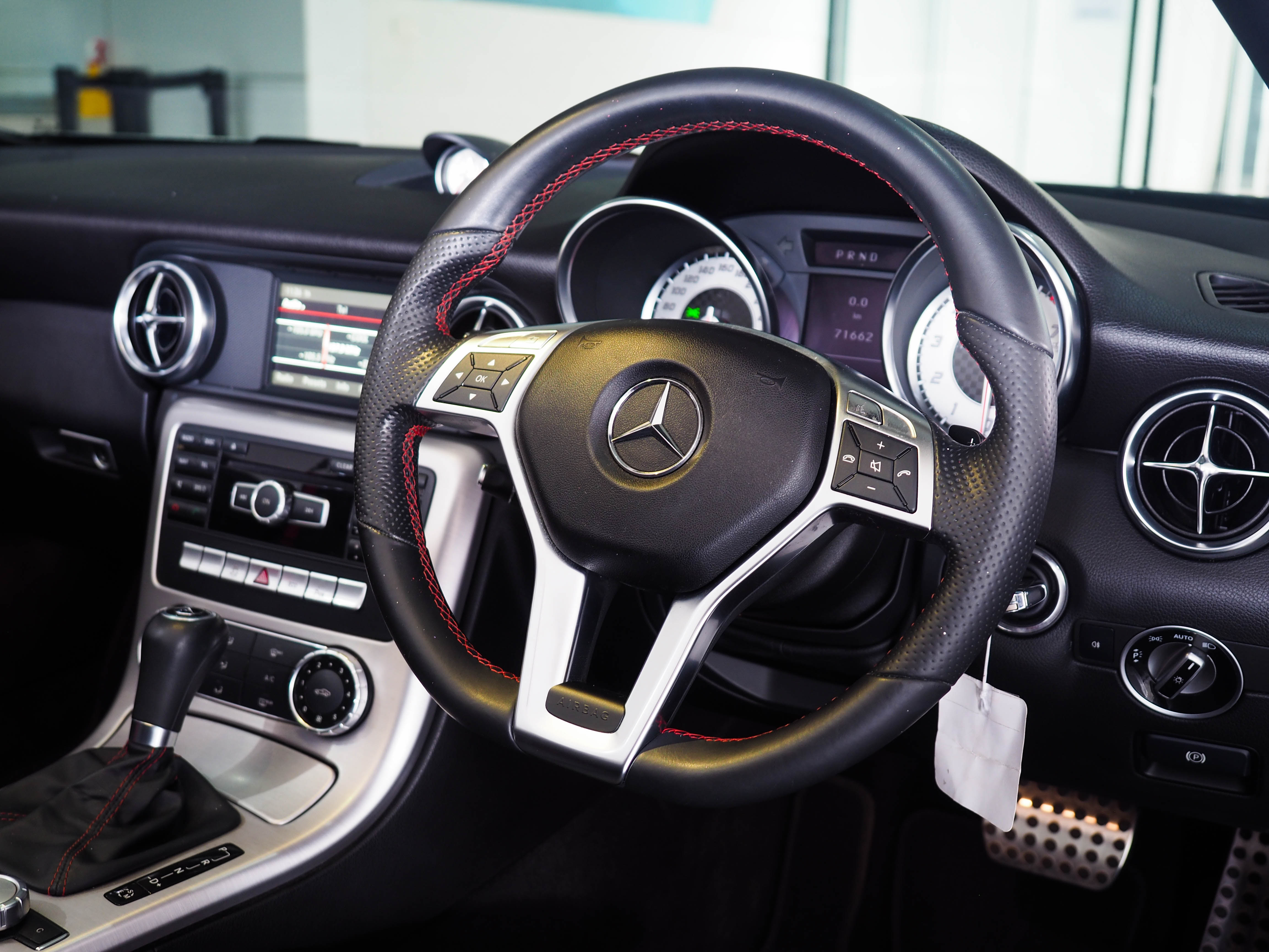 จองแล้ว SLK200 R172