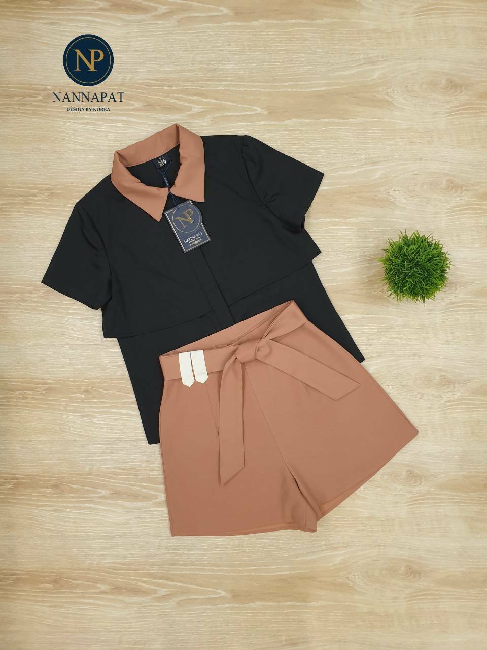 เสื้อคอปก กระดุมหน้า