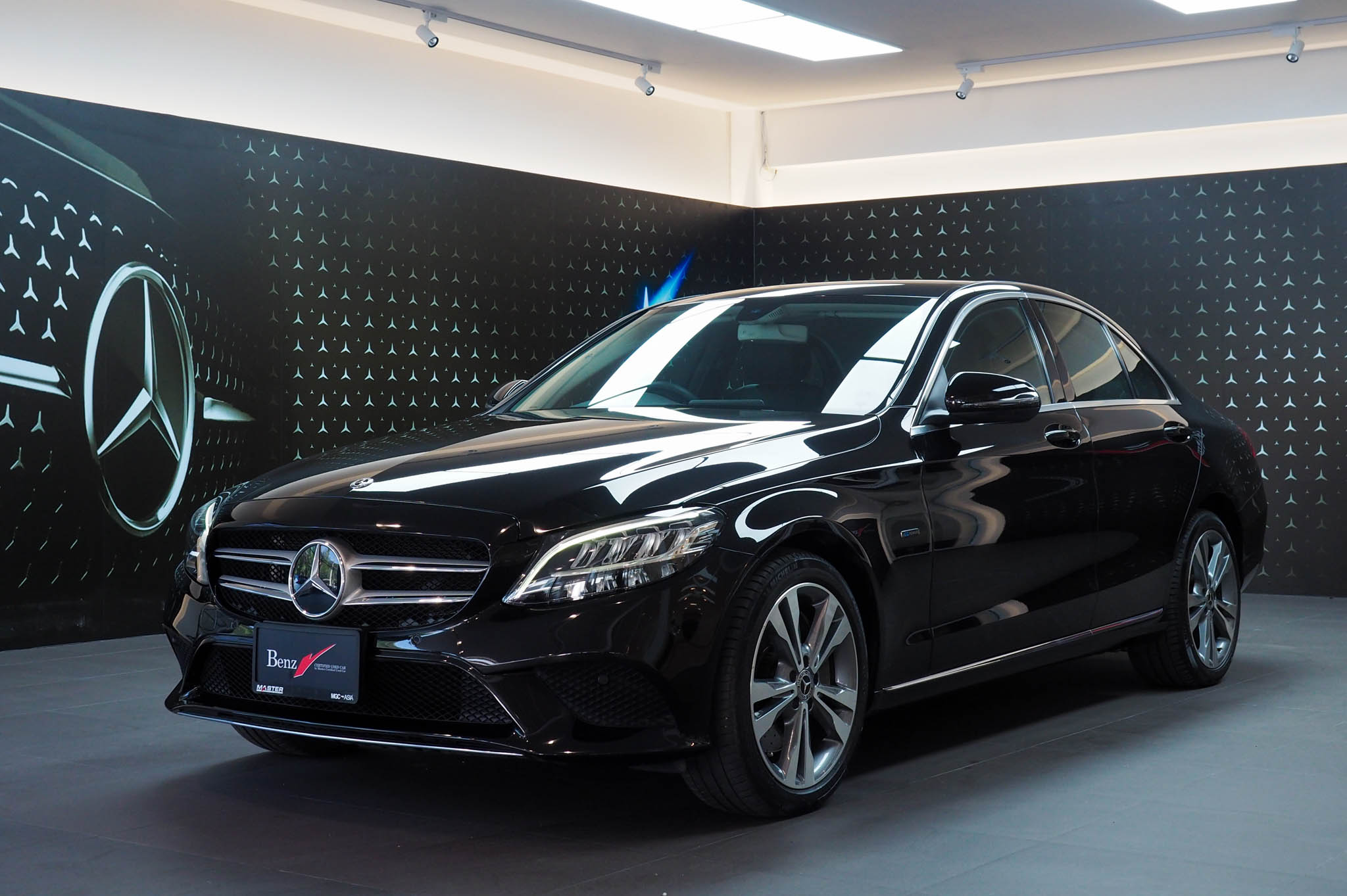 จองแล้ว C300e Plug in Hybrid Avantgarde W205