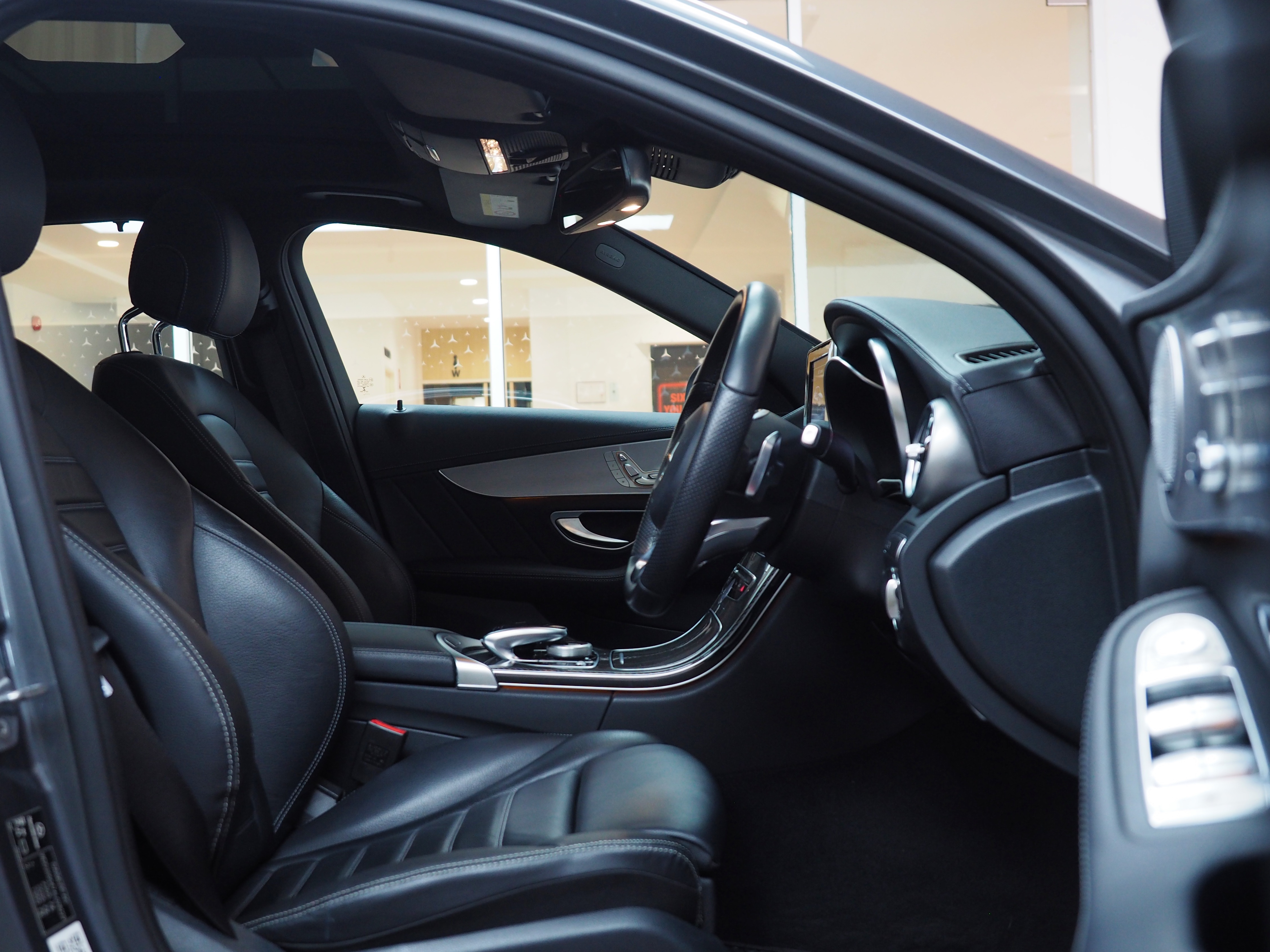 จองแล้ว C350e AMG Plug in Hybrid W205