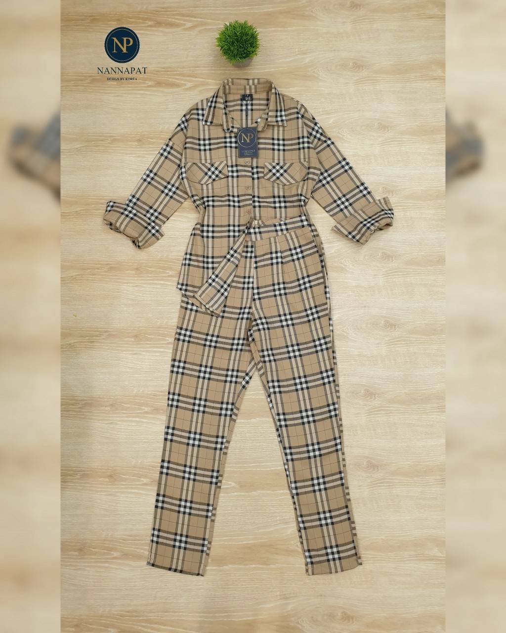 เสื้อคอปกกระดุมหน้ากางเกงทรงสวย