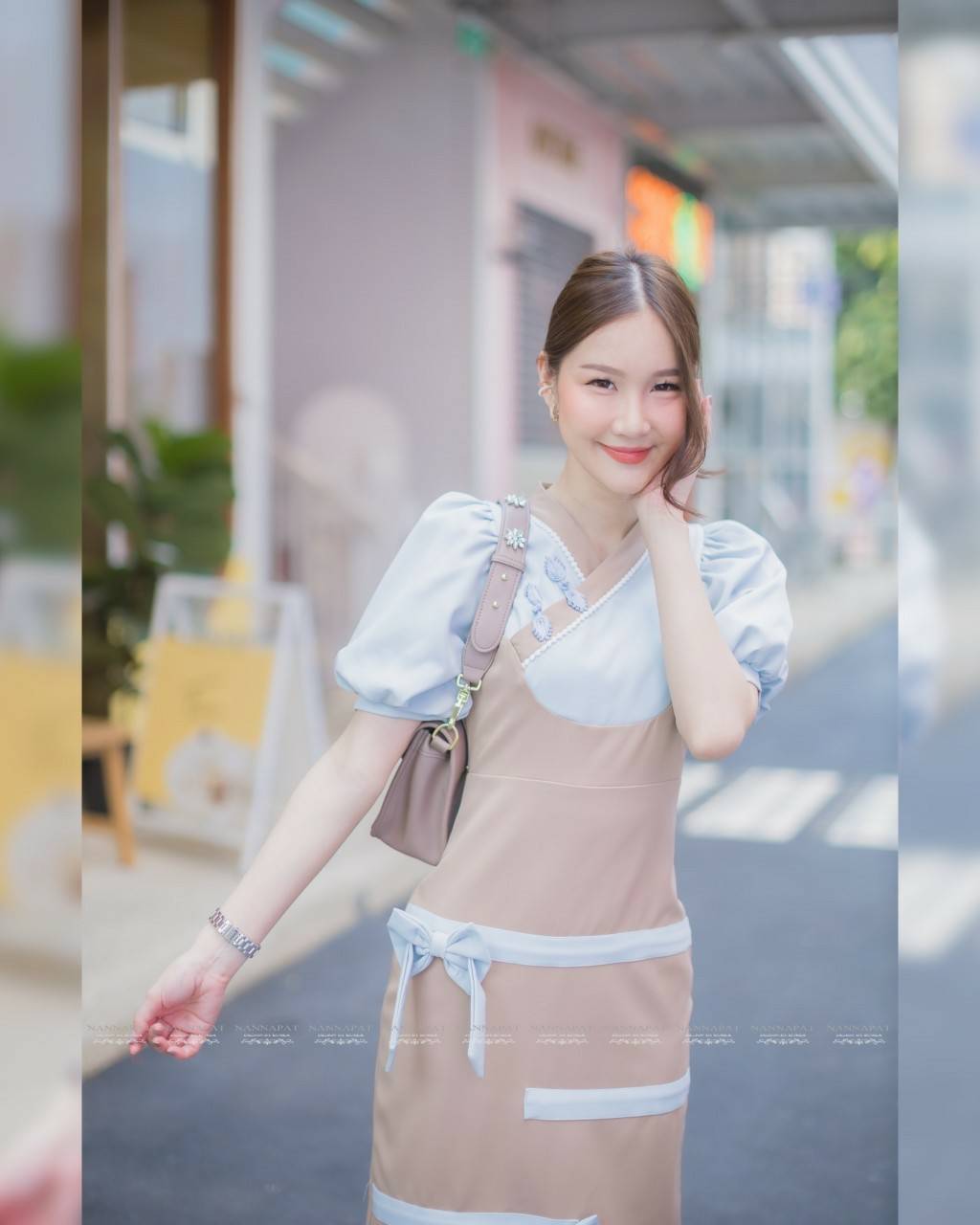 เดรสงานซิปหลัง