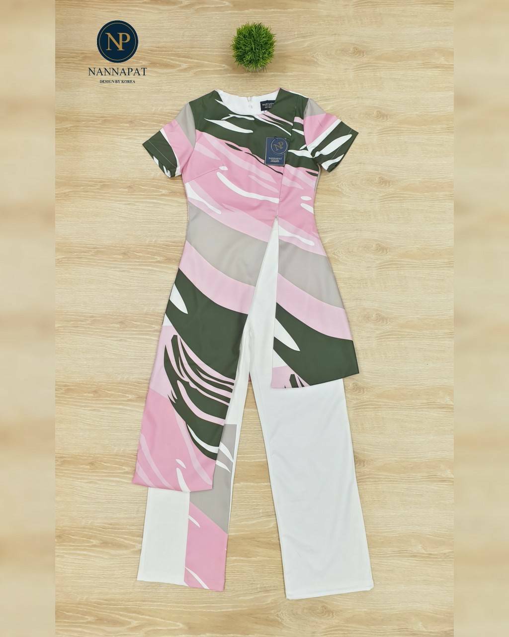 เสื้อซิปหลังมาพร้อมกางเกงขายาว