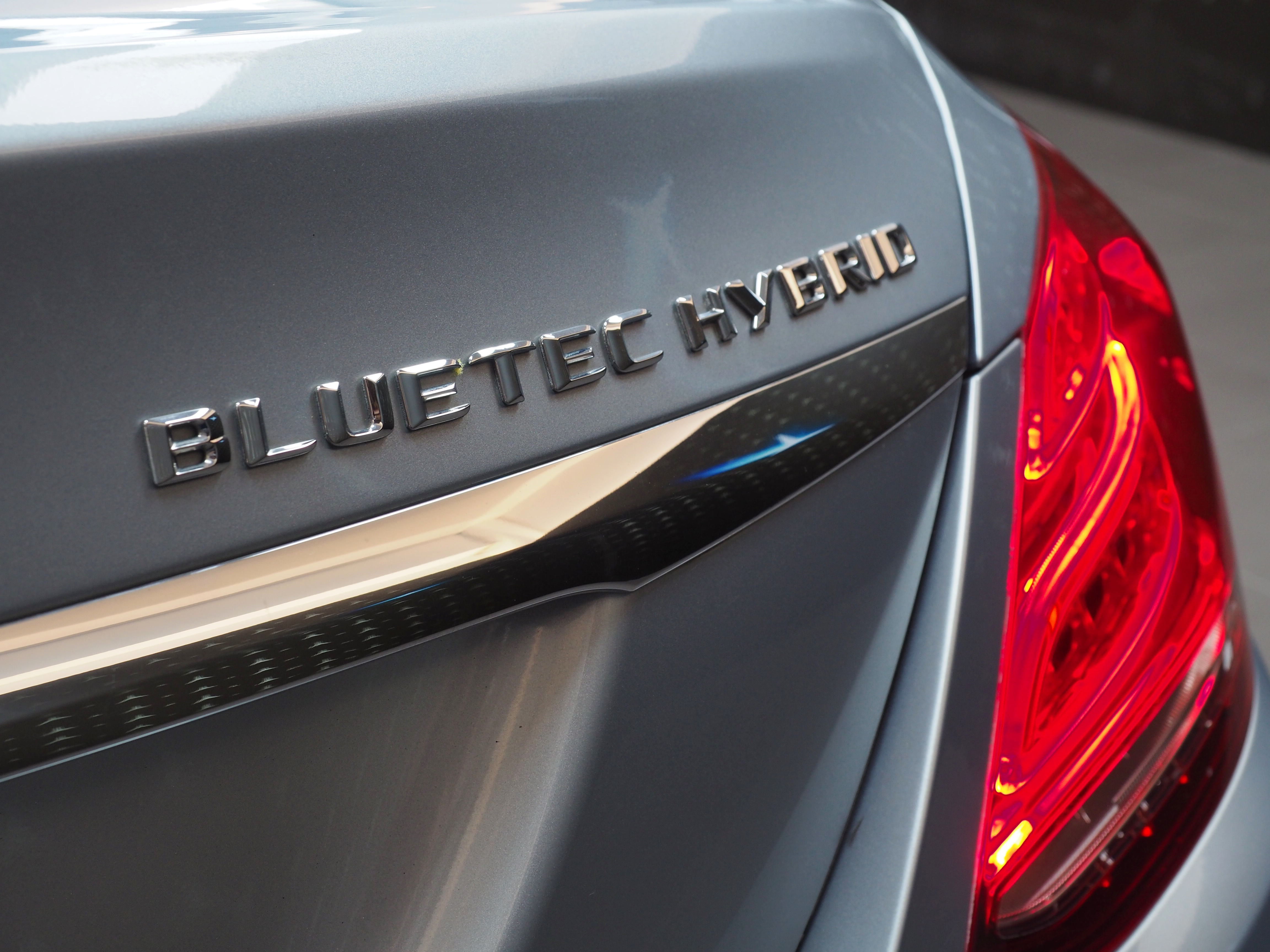 จองแล้ว C300 Bluetec Hybrid AMG W205