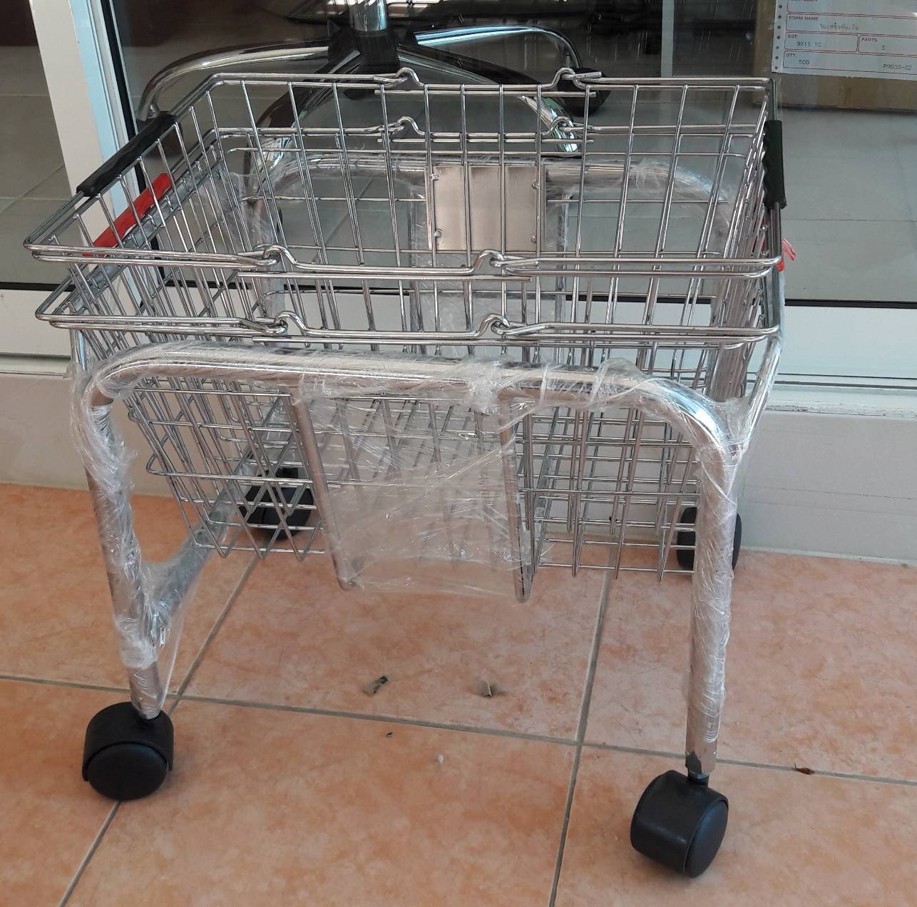 ตะกร้าโครเมียมขนาดมาตราฐาน (หูสีแดง, ดำ)